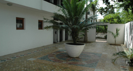 Courtyard in New Delhi private residence